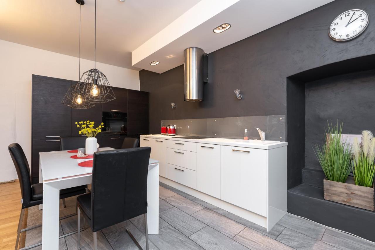 Stylish Apartment With Parking In Telliskivi Таллин Экстерьер фото